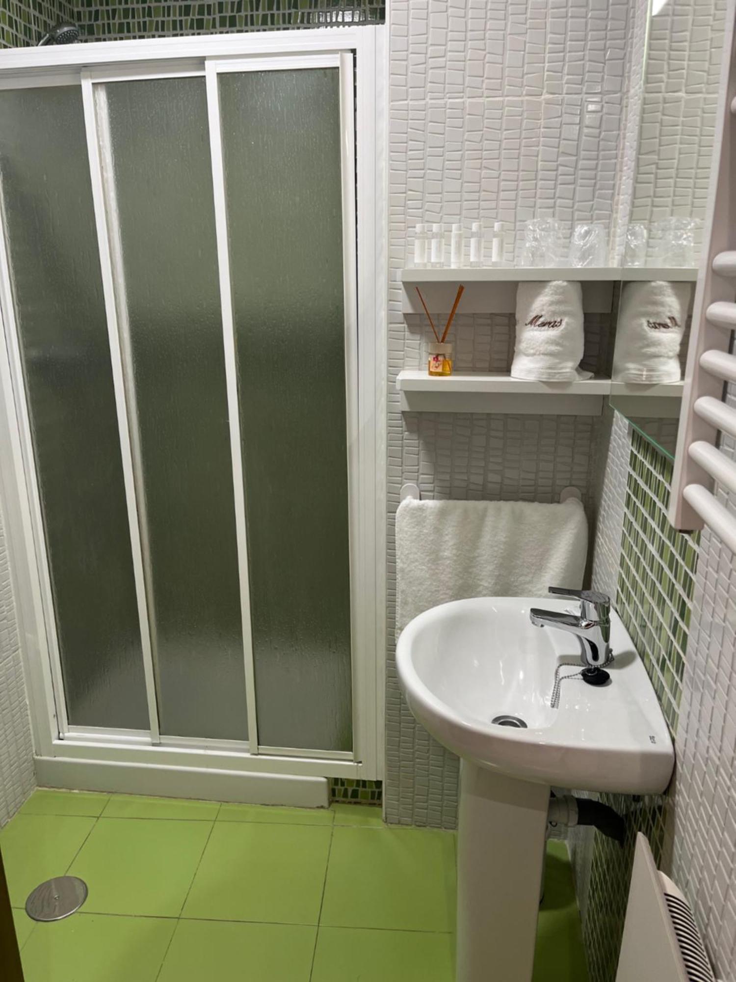 Apartamentos Turisticos Palacio De Meras 티네오 외부 사진