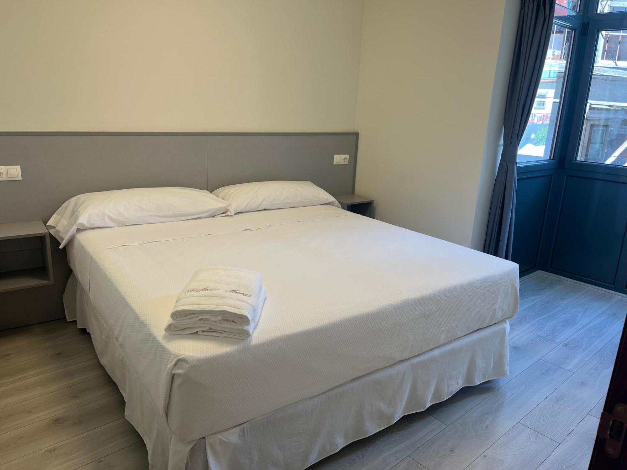 Apartamentos Turisticos Palacio De Meras 티네오 외부 사진
